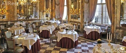Hotel De Crillon 34
